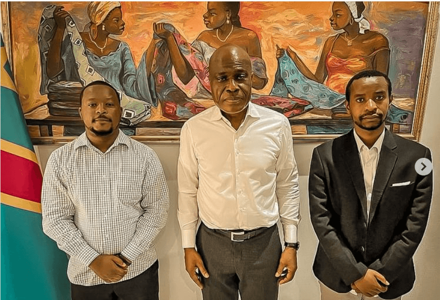 Activistas del Movimiento XR Universidad de Goma se reúnen con el candidato presidencial Martin Fayulu en Kinshasa